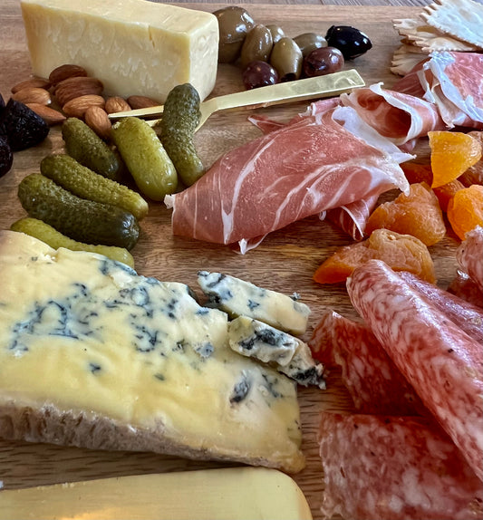 4 Person – Luxury Charcuterie Box